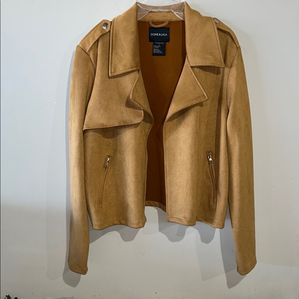 Tan Cropped Blazer with Tailored Fit - Picture 2 of 7